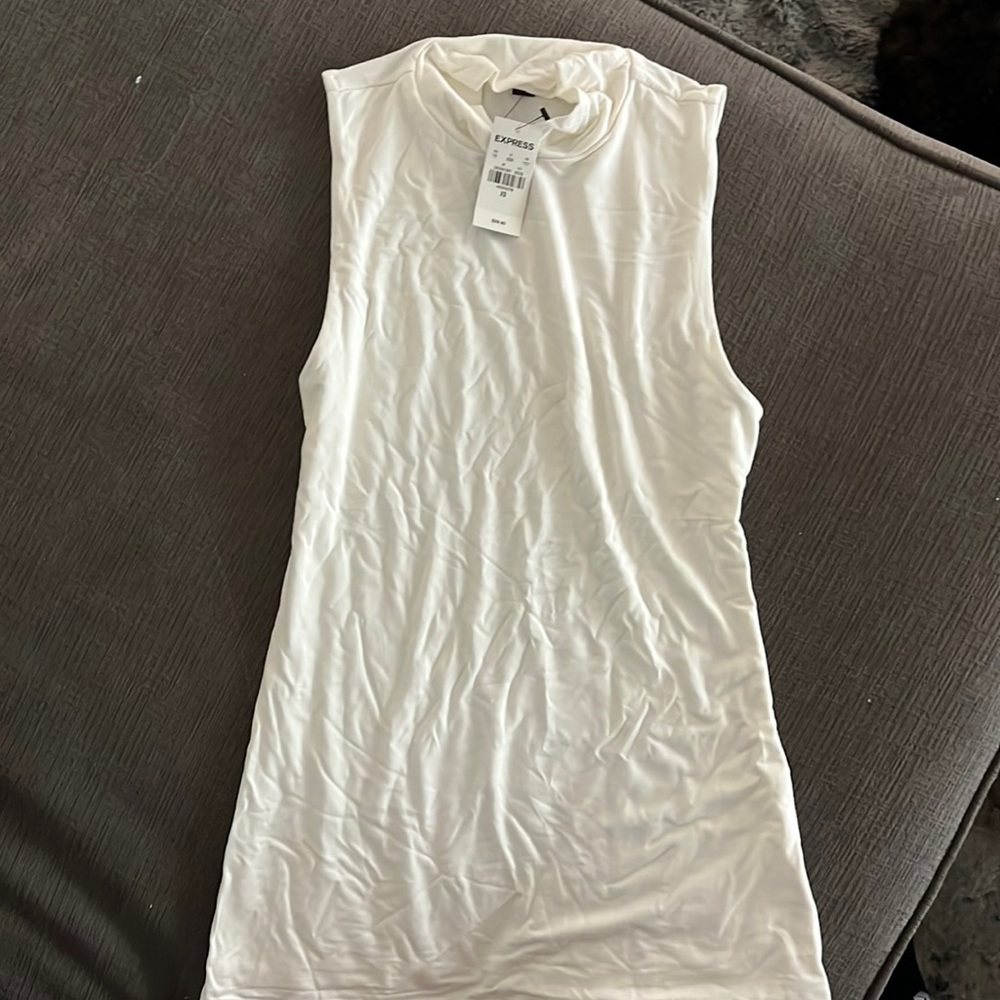 Express NWT mock turtleneck sleeveless shirt white